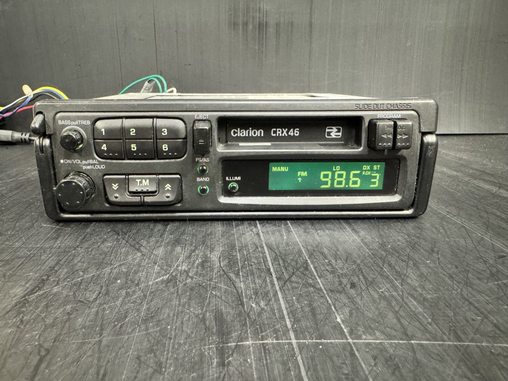 Clarion Crx46 old pull out car radio cassette player