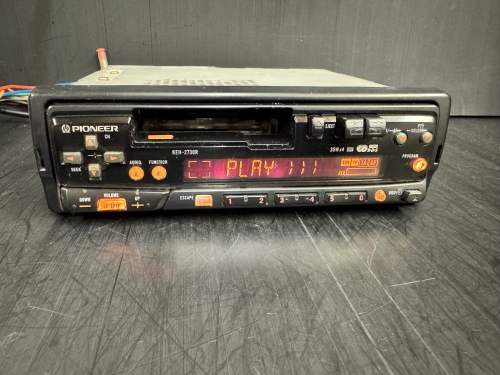 Pioneer Keh-2730 old car radio cassette player - Image 3