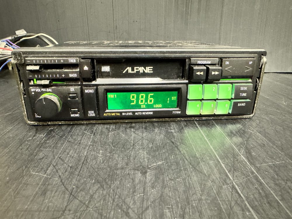 Alpine 7179m old Classic pull out radio cassette player