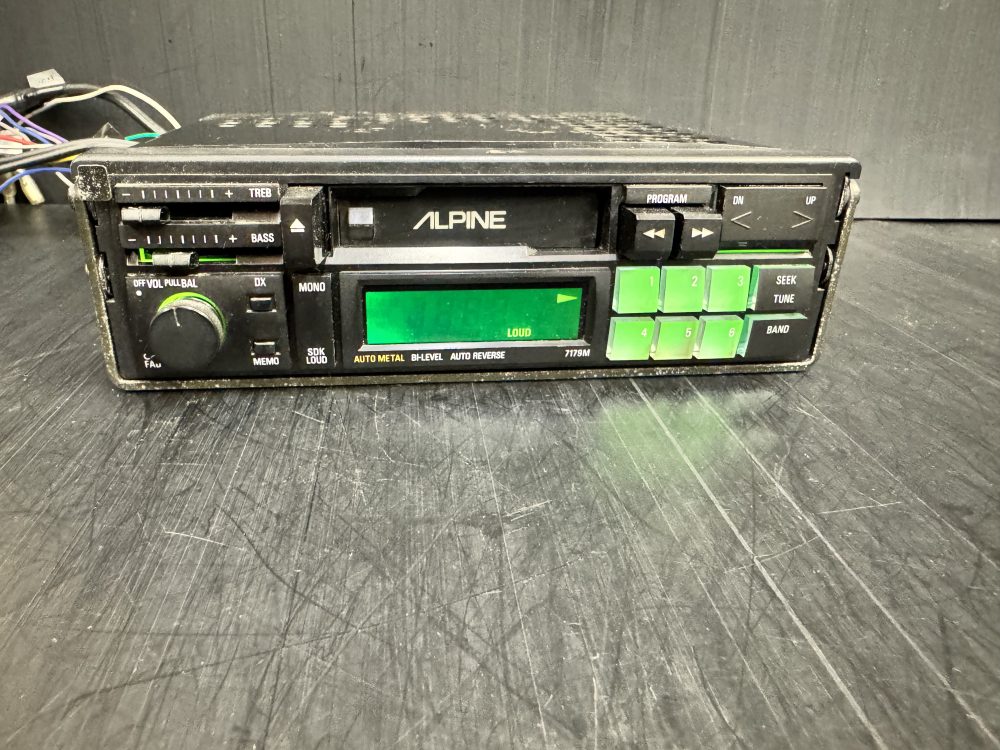 Alpine 7179m old Classic pull out radio cassette player - Image 3